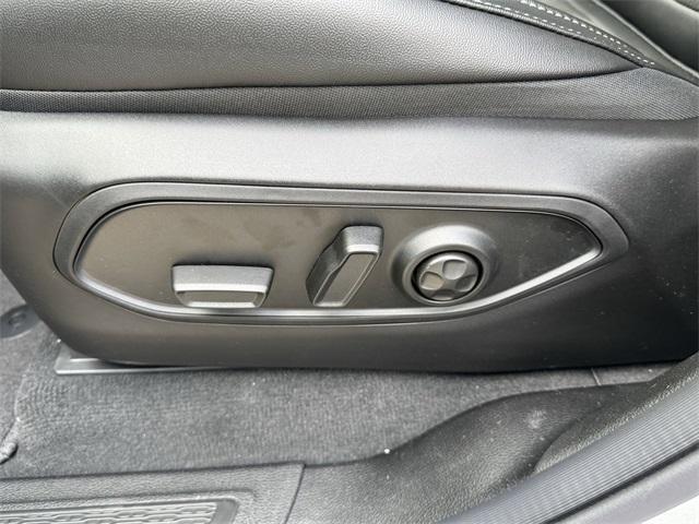 new 2025 Jeep Grand Cherokee car, priced at $38,975