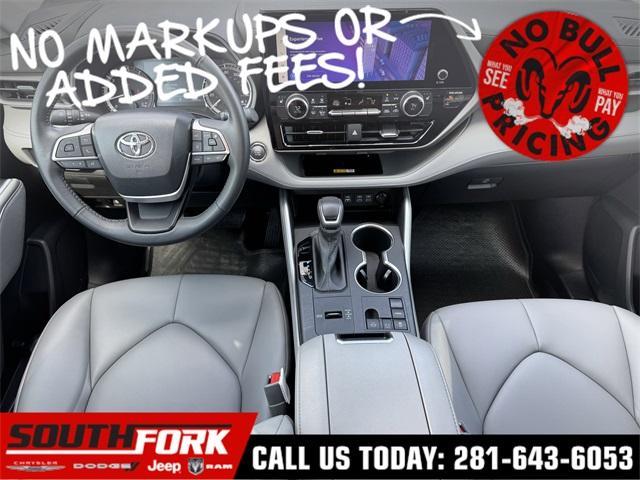 used 2023 Toyota Highlander car, priced at $37,499