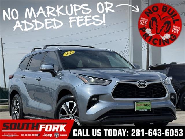 used 2023 Toyota Highlander car, priced at $37,499