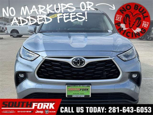 used 2023 Toyota Highlander car, priced at $37,499