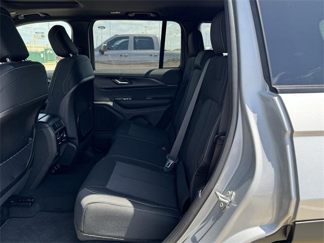 new 2025 Jeep Grand Cherokee car, priced at $35,256