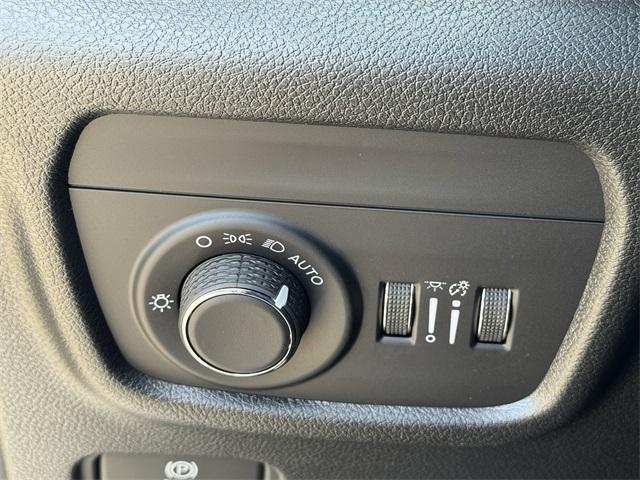new 2025 Jeep Grand Cherokee car, priced at $35,256