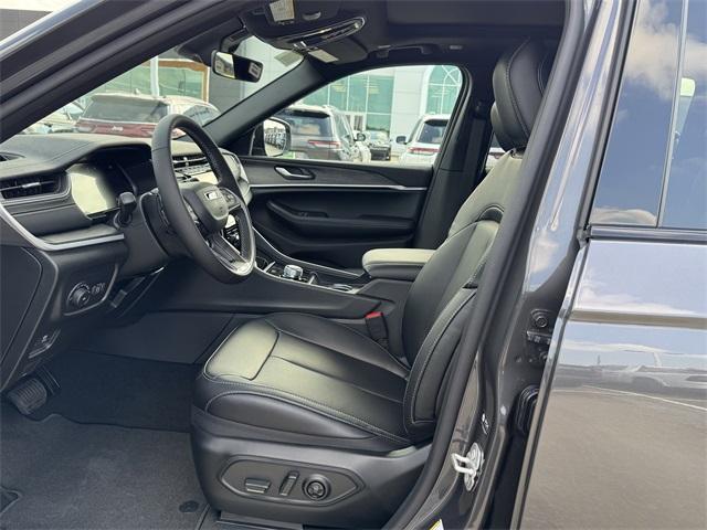 new 2025 Jeep Grand Cherokee car, priced at $43,507