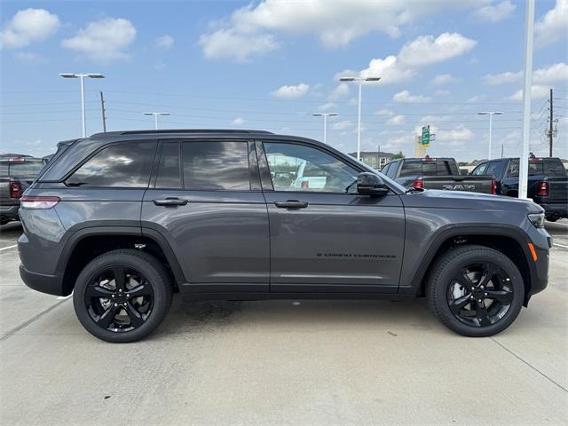 new 2025 Jeep Grand Cherokee car, priced at $43,507