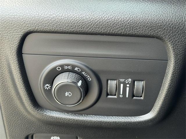 new 2025 Jeep Grand Cherokee car, priced at $43,507