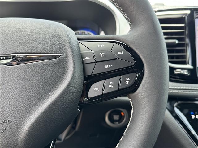 new 2025 Chrysler Pacifica car, priced at $44,548