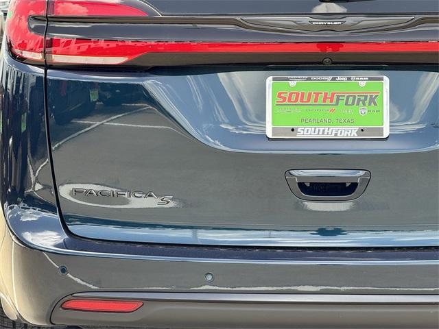 new 2025 Chrysler Pacifica car, priced at $44,548