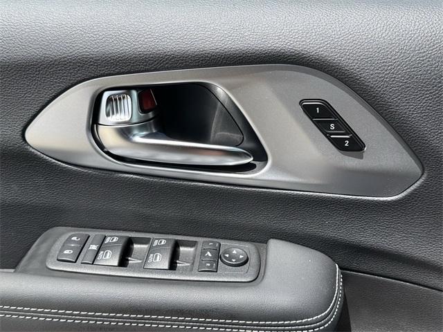 new 2025 Chrysler Pacifica car, priced at $44,548