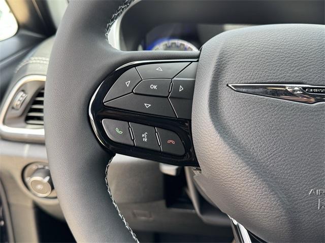 new 2025 Chrysler Pacifica car, priced at $44,548