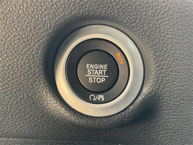 new 2025 Chrysler Pacifica car, priced at $44,548