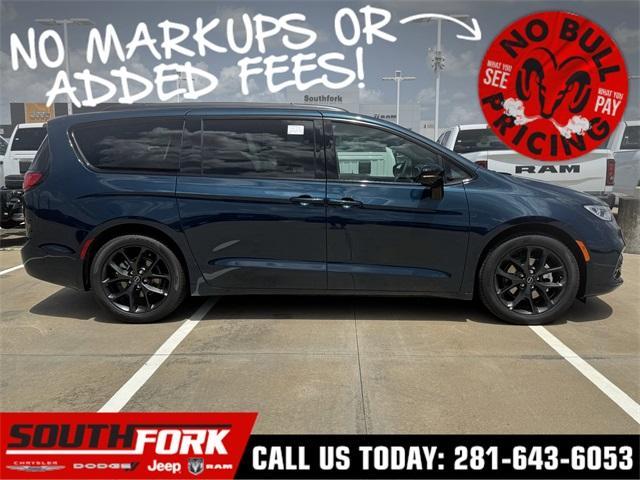 new 2025 Chrysler Pacifica car, priced at $50,432