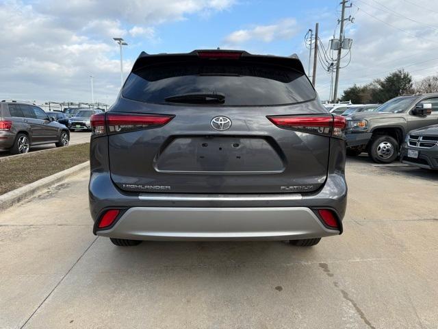 used 2020 Toyota Highlander car, priced at $33,599