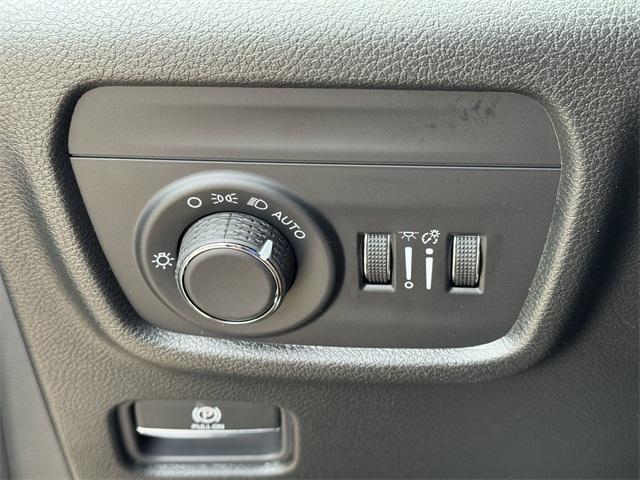 new 2025 Jeep Grand Cherokee L car, priced at $41,694