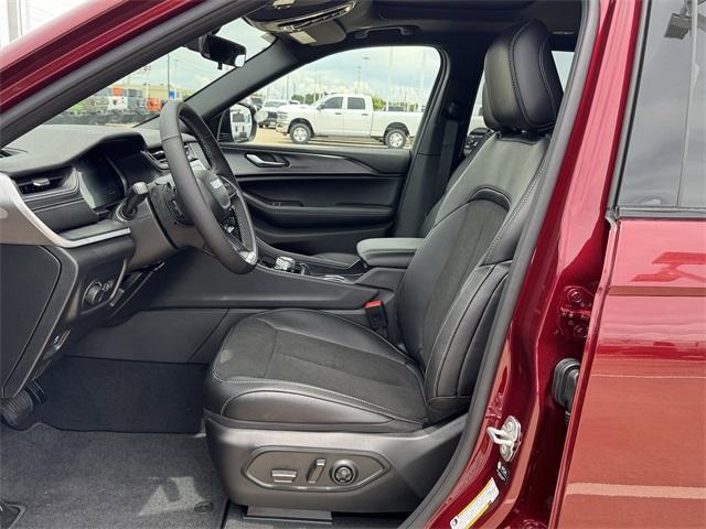 new 2025 Jeep Grand Cherokee L car, priced at $41,694