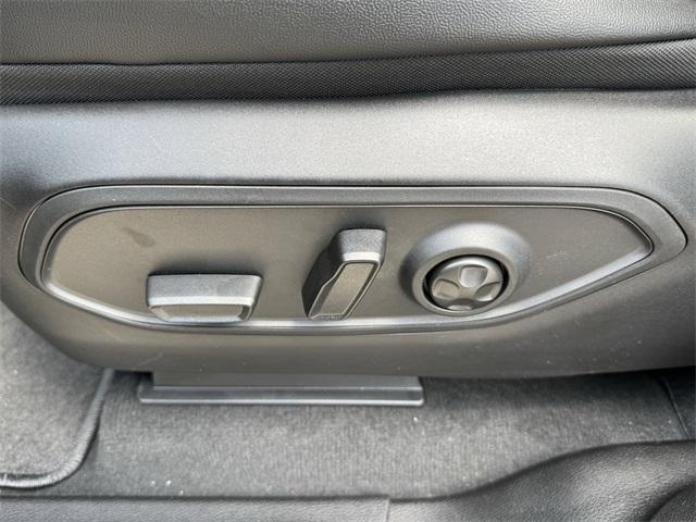 new 2025 Jeep Grand Cherokee car, priced at $43,382