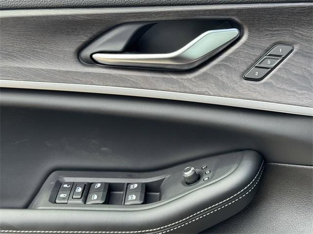 new 2025 Jeep Grand Cherokee car, priced at $43,382