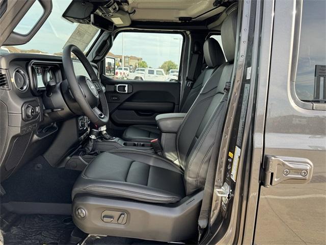 new 2025 Jeep Gladiator car, priced at $44,105