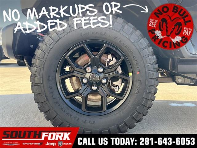 new 2025 Jeep Gladiator car, priced at $45,754