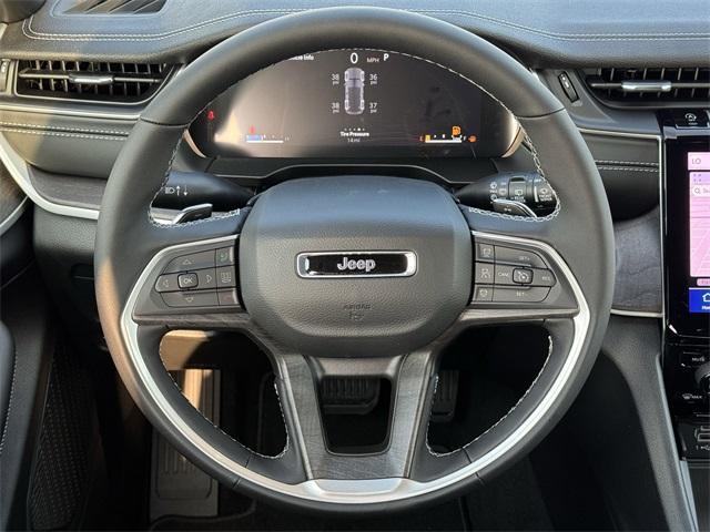 new 2025 Jeep Grand Cherokee car, priced at $40,870