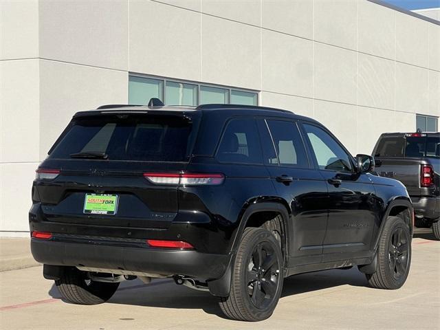 new 2025 Jeep Grand Cherokee car, priced at $47,620