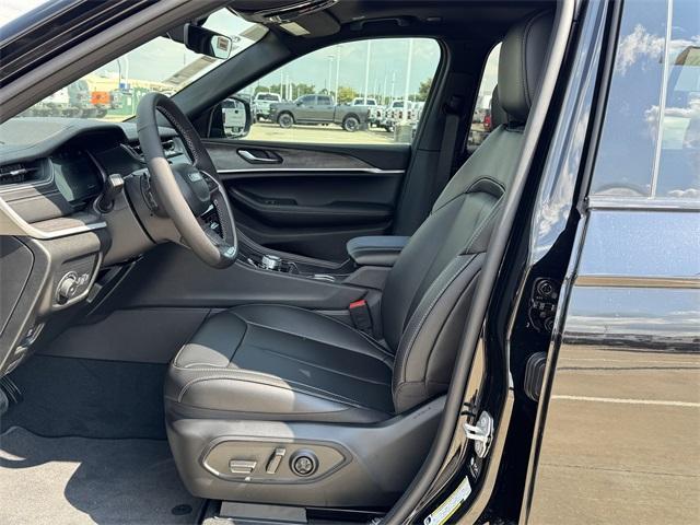 new 2025 Jeep Grand Cherokee L car, priced at $45,335