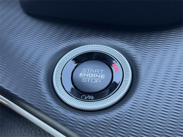 new 2025 Jeep Grand Cherokee car, priced at $38,975