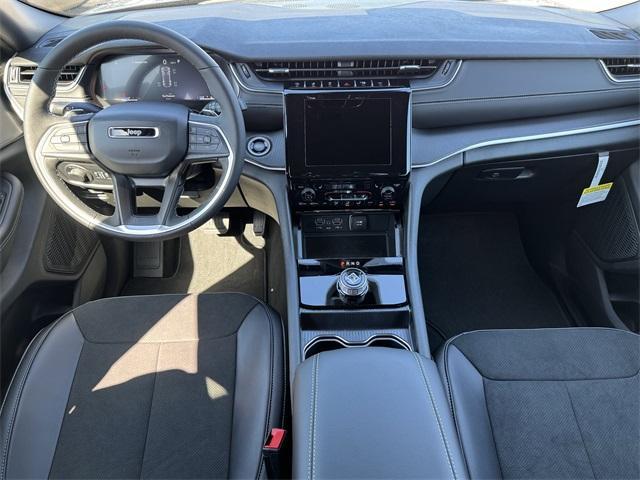 new 2025 Jeep Grand Cherokee car, priced at $38,975