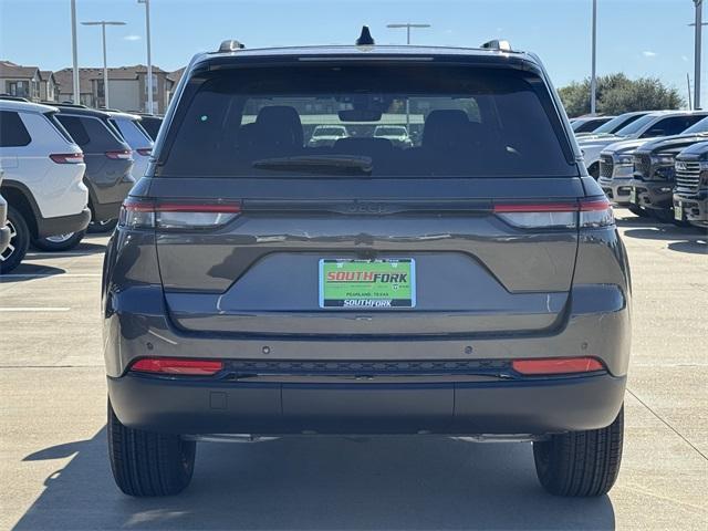 new 2025 Jeep Grand Cherokee car, priced at $38,975
