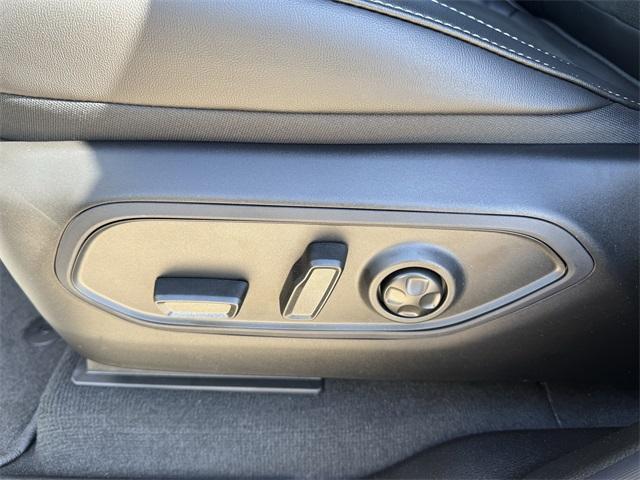 new 2025 Jeep Grand Cherokee car, priced at $38,975