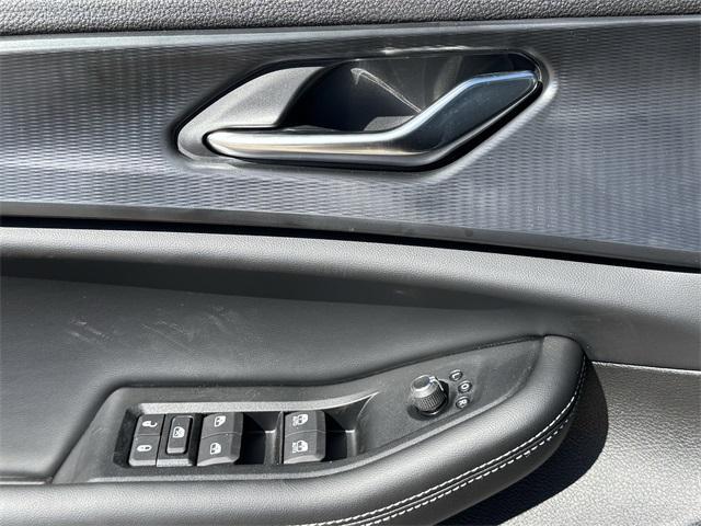 new 2025 Jeep Grand Cherokee car, priced at $38,975