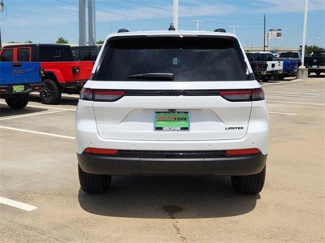 new 2024 Jeep Grand Cherokee car, priced at $45,940