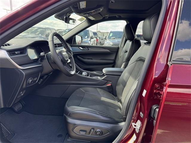 new 2025 Jeep Grand Cherokee car, priced at $39,625