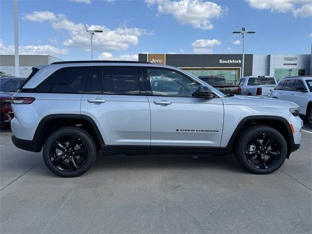 new 2025 Jeep Grand Cherokee car, priced at $47,770