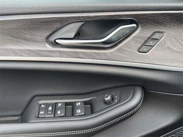 new 2025 Jeep Grand Cherokee L car, priced at $47,914