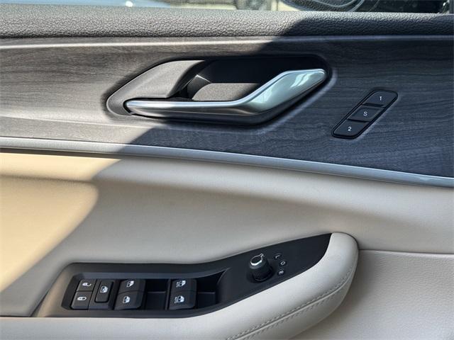 new 2025 Jeep Grand Cherokee car, priced at $42,485