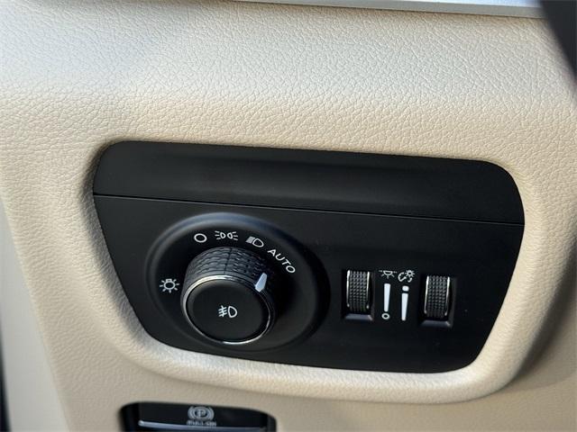 new 2025 Jeep Grand Cherokee car, priced at $42,485