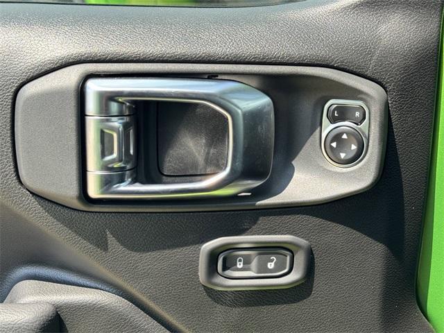 new 2025 Jeep Wrangler car, priced at $47,345