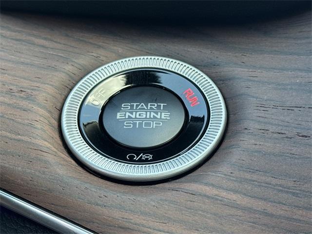new 2025 Jeep Grand Cherokee car, priced at $57,181