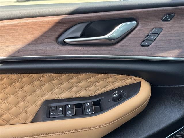 new 2025 Jeep Grand Cherokee car, priced at $57,181