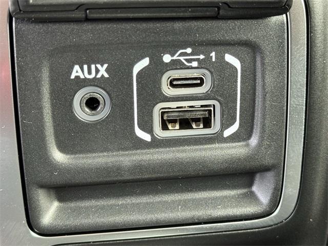 new 2025 Jeep Gladiator car, priced at $39,340