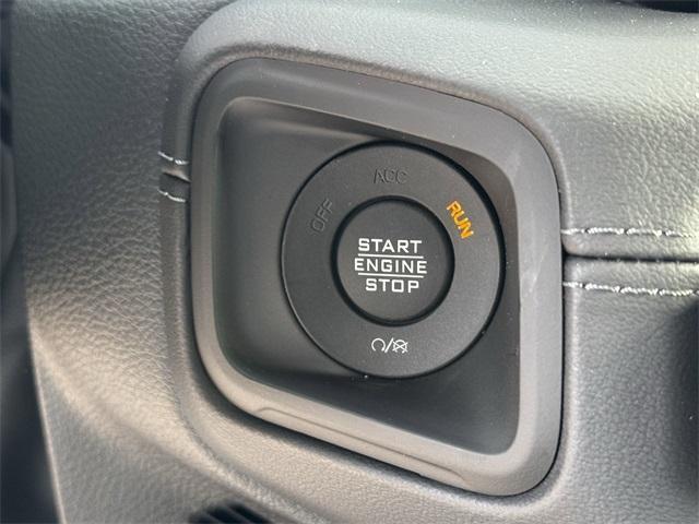 new 2025 Jeep Gladiator car, priced at $39,340