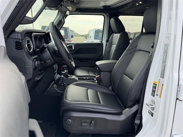 new 2025 Jeep Gladiator car, priced at $39,340