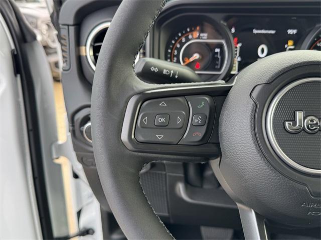 new 2025 Jeep Gladiator car, priced at $39,340