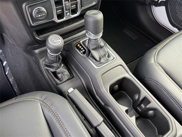 new 2025 Jeep Gladiator car, priced at $39,340