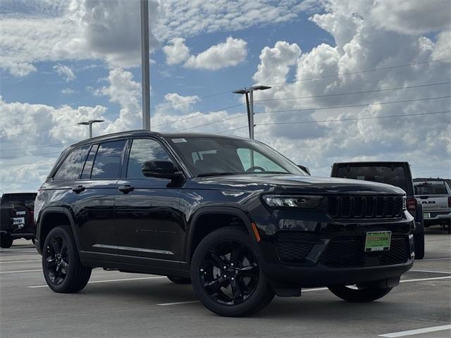 new 2025 Jeep Grand Cherokee car, priced at $40,125