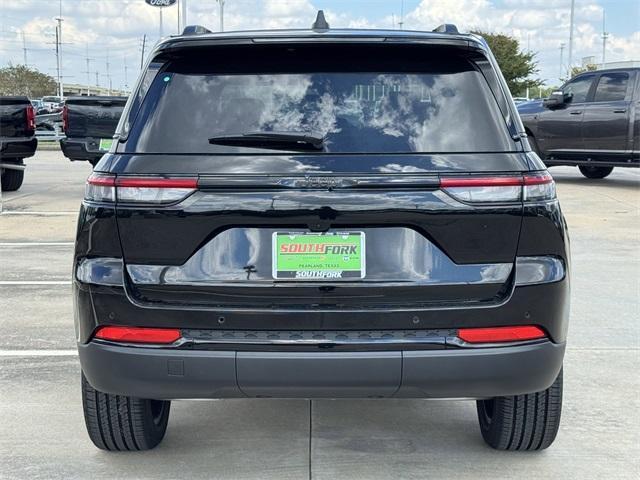 new 2025 Jeep Grand Cherokee car, priced at $40,125