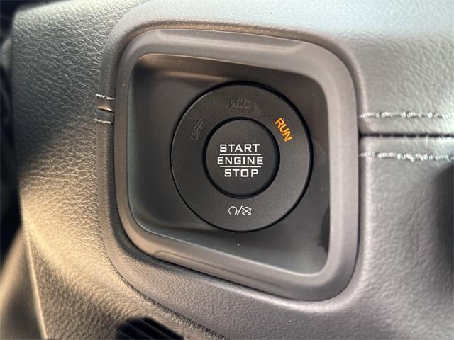 new 2025 Jeep Gladiator car, priced at $42,804