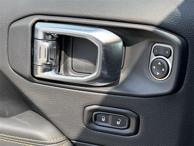new 2025 Jeep Gladiator car, priced at $42,804