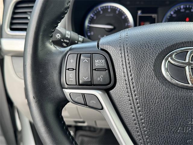 used 2019 Toyota Highlander car, priced at $22,899