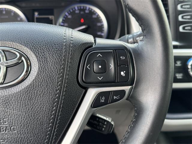 used 2019 Toyota Highlander car, priced at $22,899